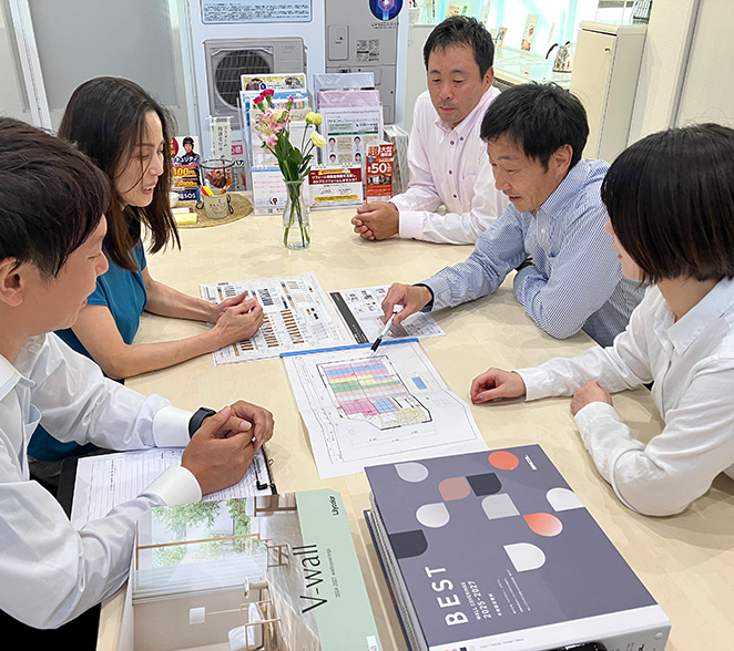 理由④知識と経験が豊富な専門スタッフがチーム体制でお客様をサポートします