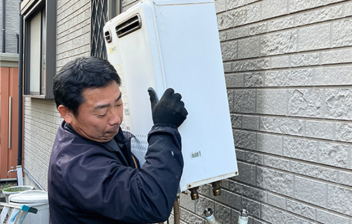 ガス給湯器の取外し