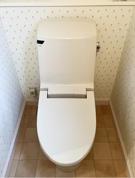 トイレ交換前（アメージュV）