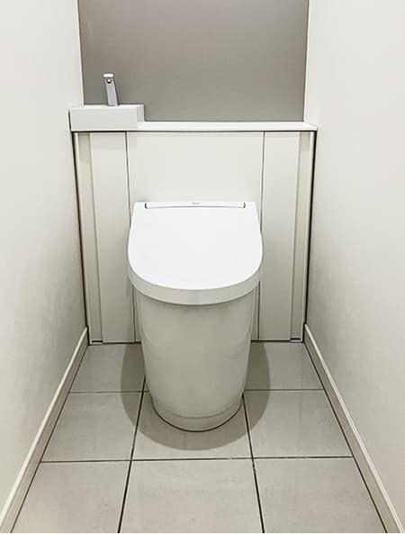 トイレリフォーム後（LIXIL「Jフィット」）