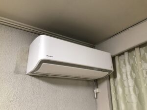 換気しながら加湿・除湿・冷暖房のできるエアコン、うるさらXに
