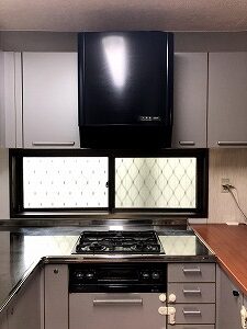 システムキッチンのガスコンロと換気扇と調理器 レンジフードと 