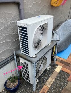 ダイキンエアコンAXシリーズ。2段架台も新しいものに交換しました 