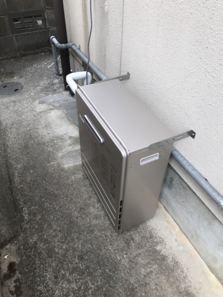 給湯器のお湯が出るのが遅い原因と対処法!給湯器の位置を変えてお湯が出るのが早くなった事例も解説