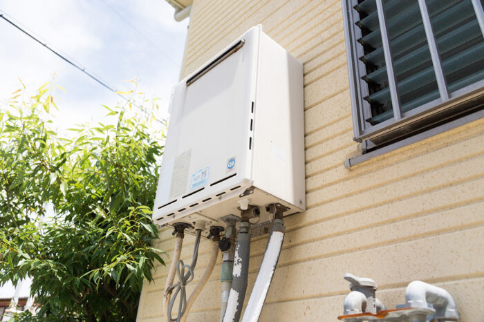 給湯器が不完全燃焼を起こしている時の症状・対処方法！放置のリスクは？修理で直る？