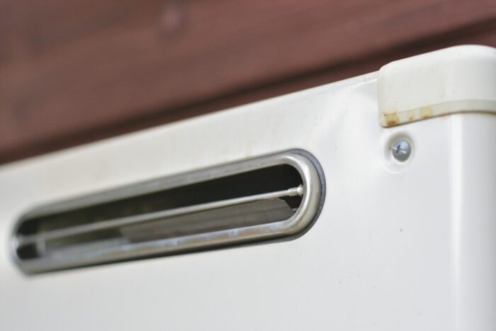 ガス給湯器のメンテナンスは業者に依頼できる!怠るリスクやなるべく長く使うコツも解説