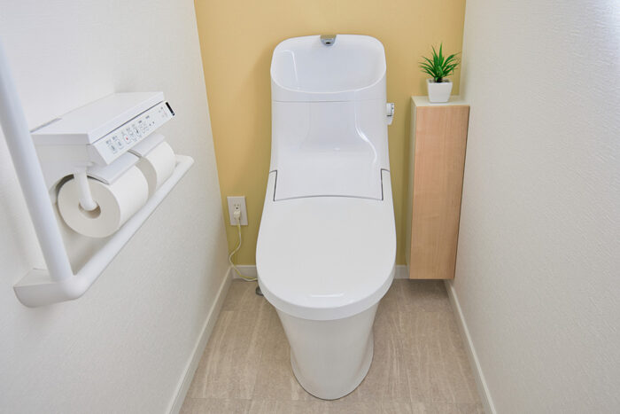 節水型トイレは詰まりやすい？プロが教える工夫と得する・損する使い方を解説