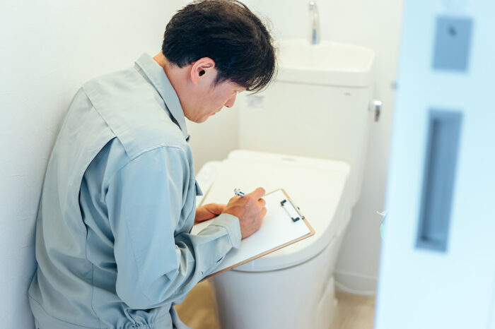 節水型トイレは詰まりやすい？プロが教える工夫と得する・損する使い方を解説
