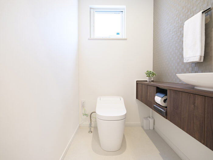 節水型トイレは詰まりやすい？プロが教える工夫と得する・損する使い方を解説