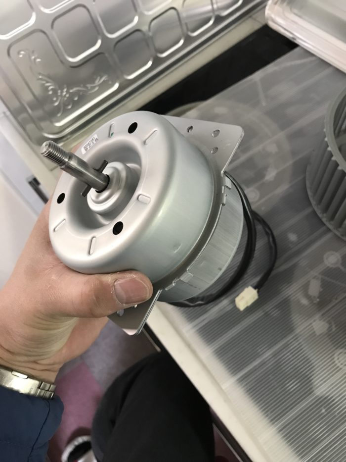 不快な機械音がしていたシロッコファンのモーター部分のみ新しく交換 株式会社クサネン｜滋賀県草津市 株式会社クサネン｜滋賀県草津市