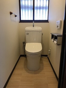 タイル貼りトイレの段差を解消し 節水型トイレに交換 株式会社クサネン 滋賀県草津市