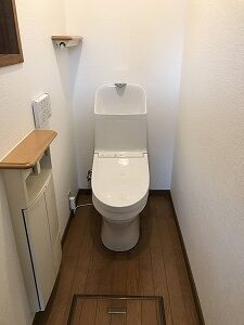 大津市でトイレの交換とクロスの貼り替えを行いました 株式会社クサネン 滋賀県草津市 大津市でトイレの交換とクロスの貼り替えを行いました 株式会社クサネン 滋賀県草津市