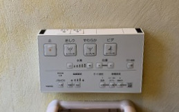 価格・節水機能・簡単お掃除！！TOTO・一体型トイレZR1に交換しました 