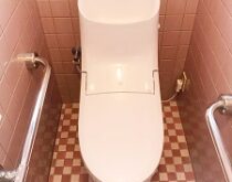 フルオート便座のシャワートイレに交換、トイレの手すりも設置しました