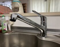 キッチン水栓の水漏れ。LIXILクロマーレ（SF-HB452SYX）に交換事例。
