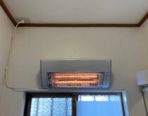 省スペースでも設置可能な壁掛け暖房機「ウォールヒート」を設置しました。